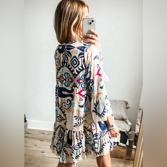 WHITE PRINTED TRIBAL PRINT BRACELET SLEEVE BUTTONED MINI DRESS - Picture 2 of 3